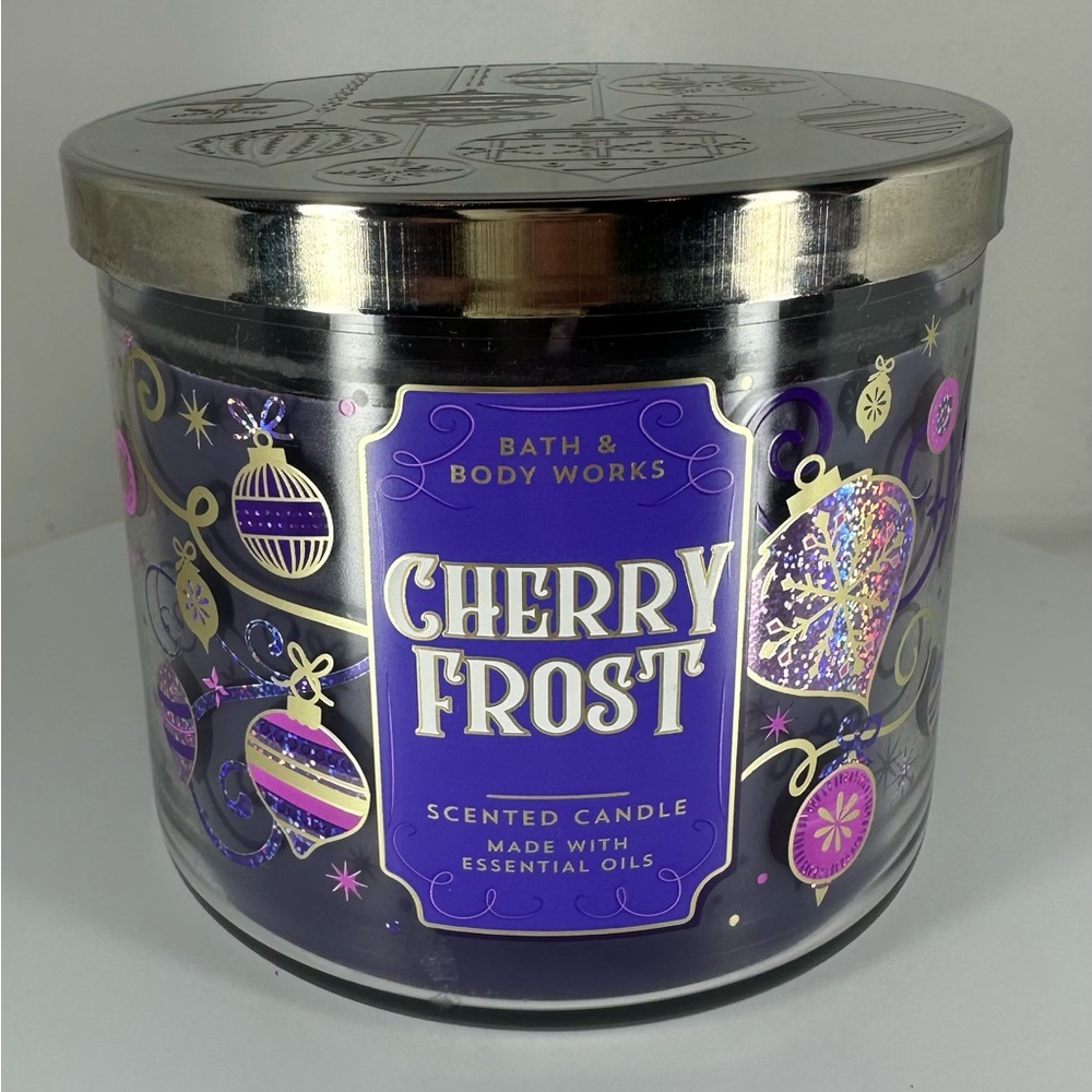 Retired 2019/2020 CHERRY FROST Candle ✨Holiday Release✨ Bath & Body Works✨3-Wick